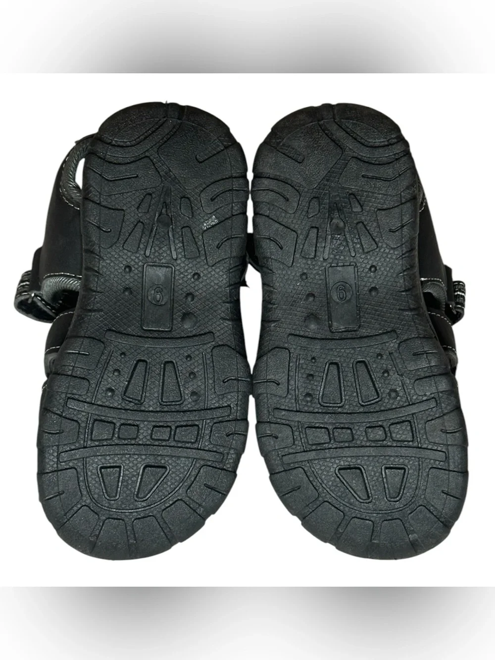 RuggedBear Kids closed toe athletic Sandals.Blk/Gy size 9.